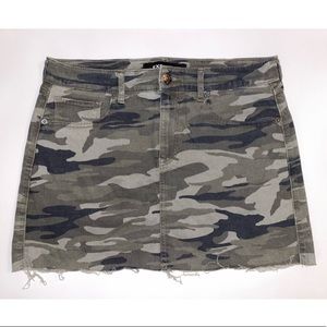 Express Camo Mini Skirt in size 6